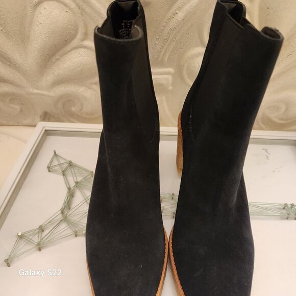 Ralph Lauren Black Suede Leather " Mirianna" Booties. NIB. Size 9 - Picture 7 of 11
